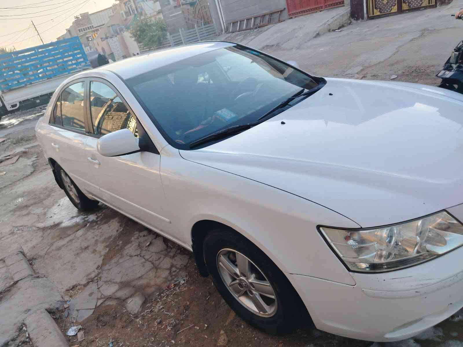سلام عليكم سياره سوناته بسمي
تخم تاير تبريد ثلج صدر جديد مكينه مكفوله من عده الابلسونار غير متواجد عل فيس السعر شده اوبيهه مجال موديل ٢٠١٢ 
***********
