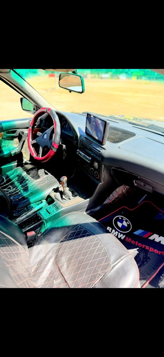 السلام عليكم للبيعBMW موديل91 مكينه525 مسكر كير عادي شلعه تشك الكاع سياره جديده وخير من الله منضومه زنون مكاني واسط الصويره ///  *********** ///  ***********
