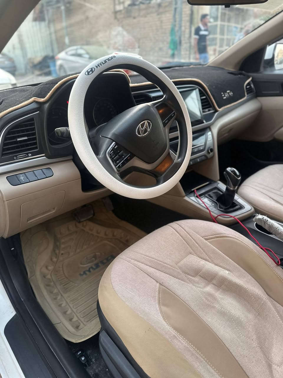 سلام عليكم 
 النترا سوبر خليجي موديل / 2018  
🌺ELANTRA 🌹Super 🌺
(السياره كفاله عامه صبغ وتبديل )
ملاحظات بسيطه موجوده بالسونار ويه الصور 
لون ابيض / 🤍
رقم اربيل الماني بأسم شركه باربيل تحويل اوً وكاله بنفس الوقت ؟ 
فول مواصفات    
كشنات جلد 
سلايد روف 
لد نهاري 
ويل كب عدد / 5  
كروز سرعه 
قطعتين تبريد امامي وخلفي 
كامره خلفيه 
تحكم ستيرن جهتين 
اشاير بالمري 
مري قابله للطي اوتو و شفط AUTO
الاوامر الصوتية انفنتي 
شاشة حجم كبير 
دسك عدد / 4 
محرك 2000 دوش سوبر خليجي
كير AT  
حساس خلفي بلادي 
3 انظمه قياده
( نورمال / ايكو / سبورت )
تخم تاير جديد كوري 
كير محرك تبريد كفاله 
العنوان النجف الاشرف
***********
السعر 141 وبيها مجال
