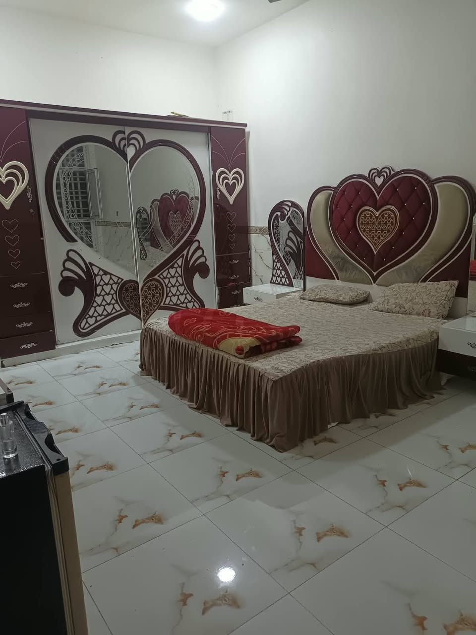 البيت للبيع مساحه 250 حي الشهداء مطلوب للأسكان 
للاستفسار الاتصال 
‏‪***********‬‏
