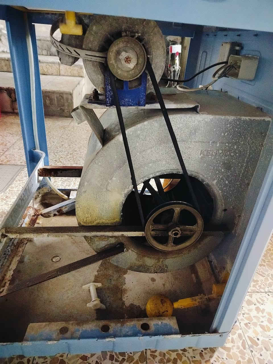 مبرده للبيع نضيفه السعر 150بيه مجال بسيط  العنوان بعقوبه التحرير  لتصال على الرقم الهاتف فقط ***********
