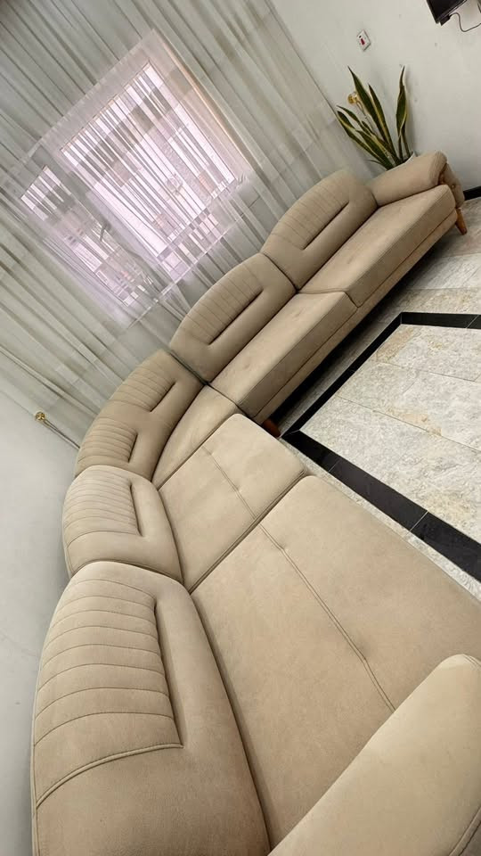 ديوان تركي للبيع نظيف جداً سعره 700 مكانه مجمع الشعب السكني
***********
