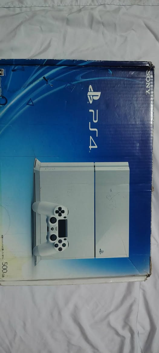 السلام عليكم
بلي 4 فات مهكر عن طريق الموقع 

نظام الجهاز :12.52 

الملحقات : جوستكات 🎮 2 وحدة اصلية والثانية تجارية اخت الأصلية وكيبل  HDMI وكيبل الطاقة والشاحنة مالت الجويستك وأيضا الكارتونة 

الالعاب :بي العاب تخبل😍 1_رزدنت إيفل 3 ريميك 2_ذا لاست اوف اس بارت ثاني عربية 3_انجارتد 4 😍 بيس 26 ⚽
5_سابيدر مان الجزء الأول

الجهاز نظيف لوك ستيكر ما مفتوح

السعر :250قابل للتفاوض

للتواصل :***********
