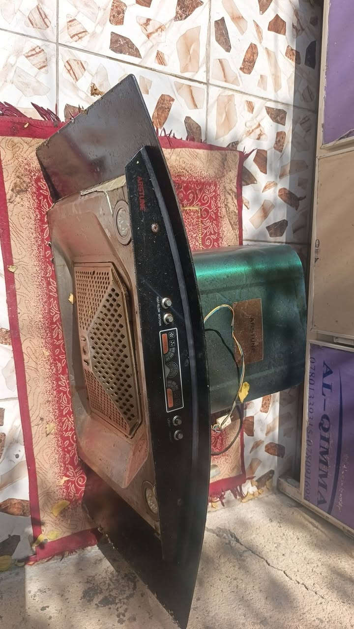 كاونتر تسكام 6قطع مع شافطه نوعيه زينه الناس شترو وماكفى قياس وكلولي عرضي فاترينا وسنك وملحق قطعتين وارضي قطعتين وشافطه مكانه حله ‏‪***********‬‏
