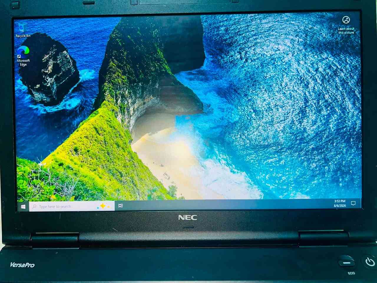 للبيع: لابتوب NEC ياباني عملي أنيق وممتاز للدراسة والتصفح والأعمال اليومية
 اسم الجهاز والموديل:
 الشركة المصنعة: NEC
 الموديل: VersaPro (PC-VK26TXZDG)
 المواصفات الداخلية:
 المعالج (Processor): Intel CoreTM i5-3230M (تردد 2.60GHz) معالج قوي وسريع للمهام اليومية.
 الذاكرة العشوائية (RAM): 4 GB ddr3.
 كرت الشاشة (Graphics): Intel HD Graphics 4000.
 التخزين (Storage): 500 GB (مقسم إلى بارتيشنين C و D).
 نظام التشغيل (OS): Windows 10 Pro 64-bit (مفعل وجاهز للاستخدام).
 السبيكر والصوت:
 سماعات داخلية بصوت واضح ونقي، ممتاز لمتابعة المحاضرات والدروس والمسلسلات.
 البطارية والشاحن:
 البطارية: ممتازة وتعمل لمدة ساعة كاملة متواصلة بدون شاحن.
 الملحقات: الشاحن الأصلي مرفق مع الجهاز.
 حالة الجهاز والخصائص:
 الجهاز بحالة ممتازة ونظيف جداً وجاهز للاستخدام مباشرة.
 يحتوي على محرك أقراص (DVD RW Drive).
 ممتاز جداً لطلاب المدارس والجامعات، والأعمال المكتبية، والتصفح واليوتيوب 
[السعر: 200 ]
 الموقع/المكان: [البصره ابي الخصيب حمدان]
 للتواصل والطلب: [***********]
