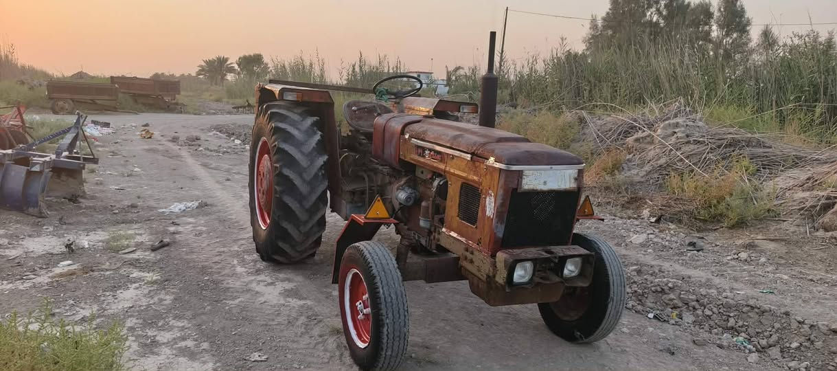 للبيع عنتر موديل 1988 مكينة جديدة لا تنقيص ولا تبخير كير ومحرك وأكسل وجهاز هودرليك مكفولات ثكالات امامي خلفي نكره سلف مكينة خير من الله اي نقص ما بيه مكينة مال جناي السعر 3600 المكان بابل قرب خط السريع جسر مشروع المسيب للاستفسار ***********
