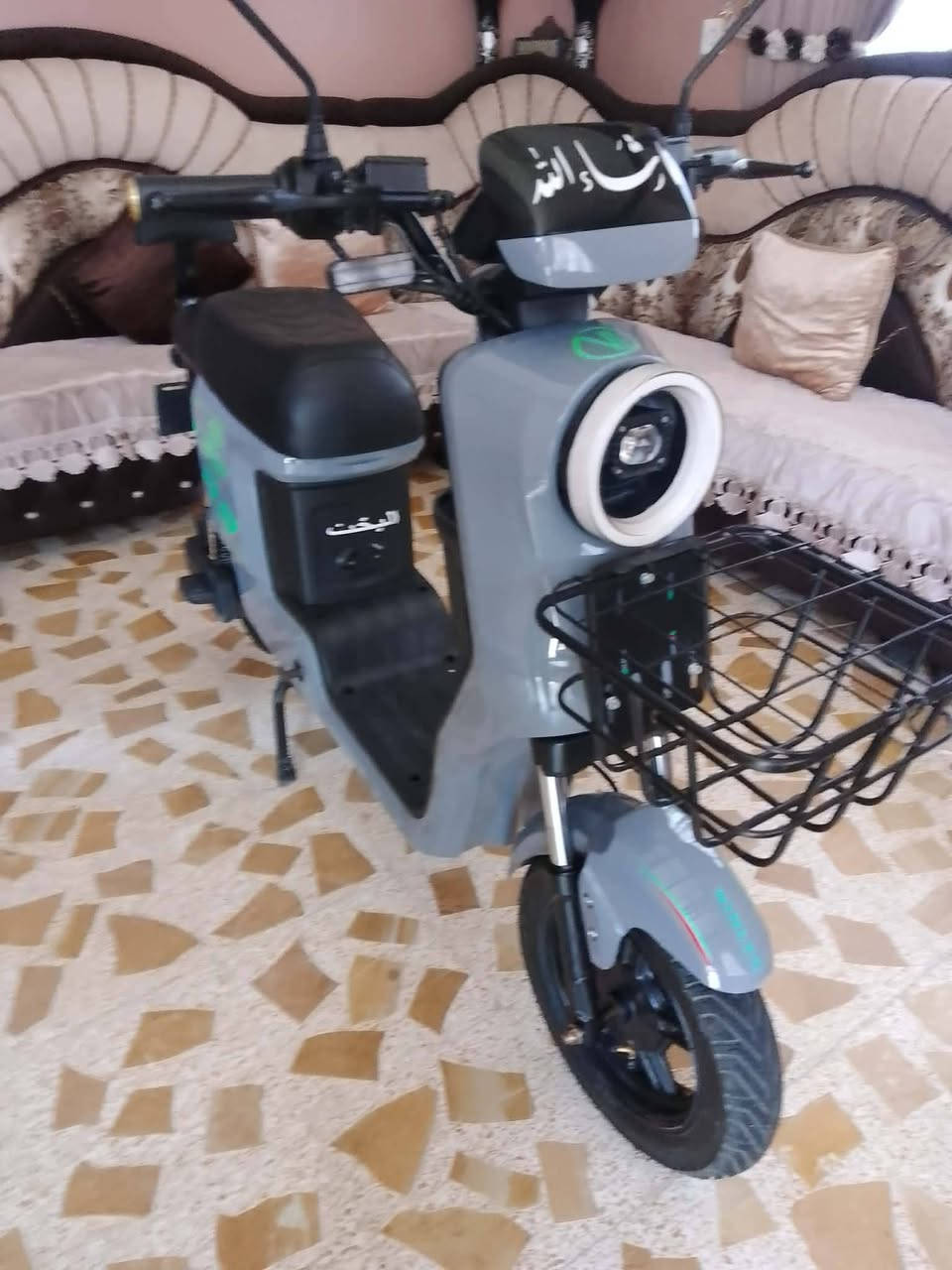 دراجه شحن R9
موصفات :
ملف 1500
اربع نمر مع خاصية الرجوع إلى الخلف،
سرعة 109
بطارية عدد 5 كبار
72 فولتيه
سماعه بلوتوث مدمج
نظام مكابح بريك هيدروليك ديسكات أمامي وخلفي
شاشة عرض ديجيتال لعرض السرعه
إضاءة LED أمامية ونظام إشارات
السعر 510 وبي مجال
***********
