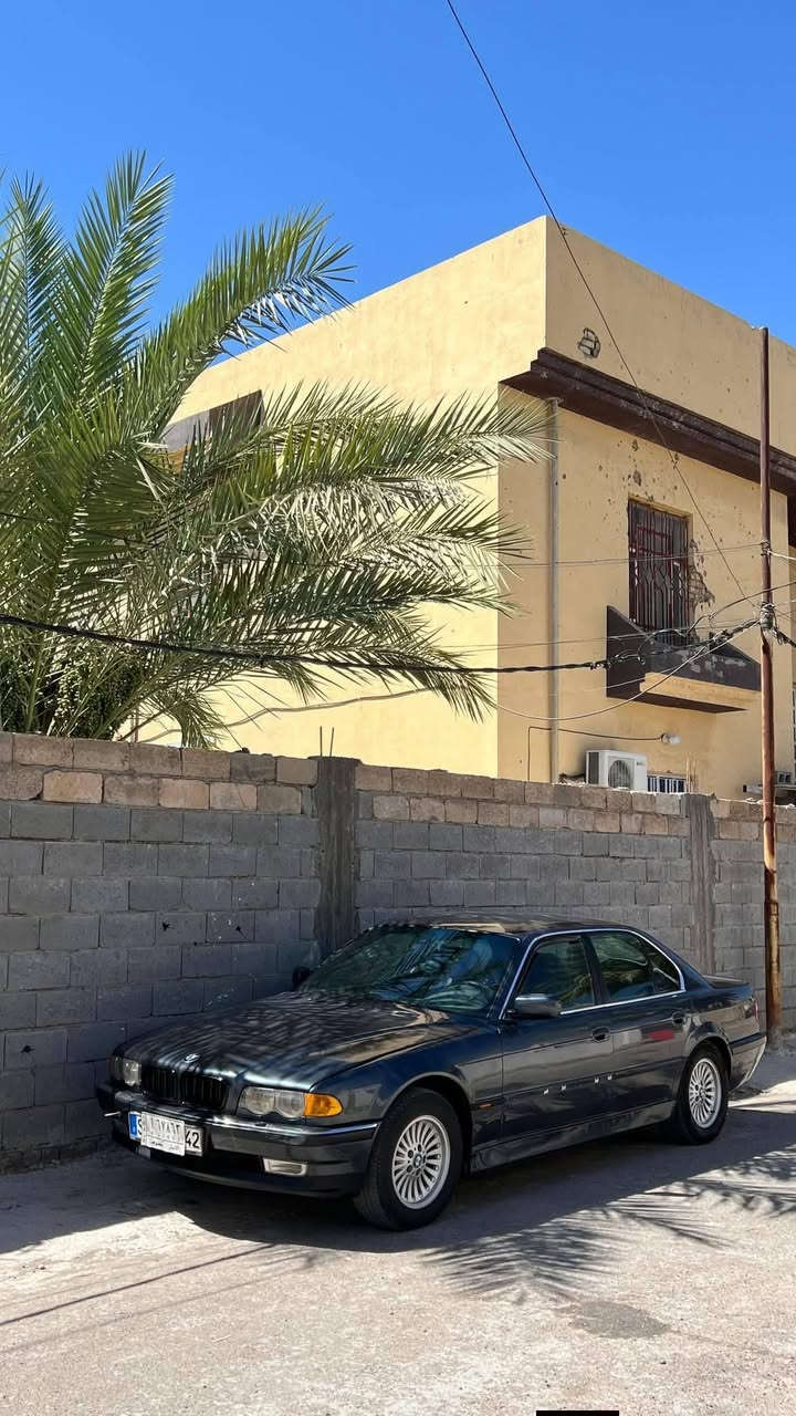 سلام عليكم 728 اصل 1997محرك سته بلاد
كير ومكينه وصدر كله جديد تخم زنون كهربائيات كلها شغاله تبريد شغال ثلج تخم تايرات جدد بدون ضربه السياره فقط صبغ جماليه تحويل مباشر 
فول شلعه ونشاط
سعر 65$ وبيها مجال
رقمي ***********
اومراوس شعدك دز واتساب اني مكلف بالنشر يمك ارقم
