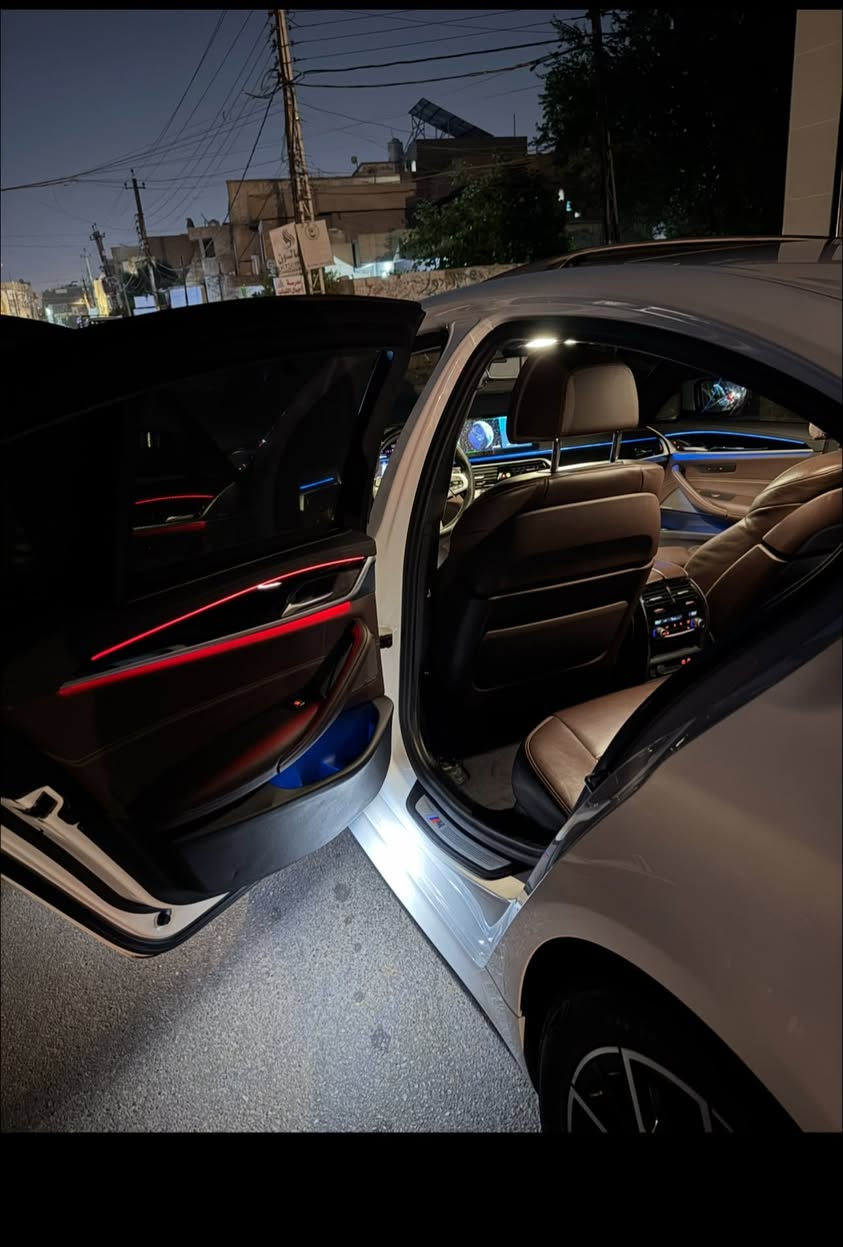 BMW /530e  الماني مواصفات خاصة
BMW 2023 /530e 
M Package / ام بكج بلادي 🔥
XtraBoost 🔥 دفع خلفي 
1-السيارة اندفجول طلب خاص 
‏Plug-in Hybrid / بلك ان + هايبرد + محرك 
السيارة طلب خاص اعلى من 1/1 
ابواب شفط + صندوك 
داخل كشنات 740 اسبريسو قهوة 
تحكم تبريد شاشة 700 
داتا شو كبير ومتغير مع وضعيات القيادة 
شاشات دجتال 
كشنات تدفئة تبريد امامي خلفي 
ستيرن M تدفئة ستيرن
قطعتين تبريد منفصل + تحكم خلفي منفصل 
بانوراما فتحة سقف 
بردات كهرباء 
5 كامرات 360 
كامرات دوار ويا الستيرن n 
نضام الصوت 🔊 سماعة (Harman Kardo (16
شفتات ستيرن M
شحن لاسلكي  
فول رادارات امامي خلفي جوانب 
نقطة عمياء 
اشاير مري
ليدات امامية ابيض + ازرك 
حساسات 360 توقف ذاتي عند الاقتراب 
سياقة ذاتية آلي 
كشن ميموري خزن سايق + سكن 
اوتو هولد 
لايتات امامي متحرك ويا الستيرن ليزر 
5 بردات 
مري شفط وقلاب
تشغيل بدون بصمة كارت
• عادم رياضي M Sport متغير من الشاشة 3 اصوات 
• سقف بانوراما
• أبواب شفط Soft Close
• شحن لاسلكي للهاتف
• أوامر صوتية BMW Intelligent Personal Assistant
‏• Gesture Control – تحكم بالإيماءات
• كاميرات محيطية 360°
• مساعد الركن Parking Assistant
• تحذير النقطة العمياء
• تحذير مغادرة المسار
• مساعد المحافظة على المسار
• تحذير الاصطدام الأمامي
• فرملة طوارئ
• مثبت سرعة
بصمة ابواب 
تحكم موس لمس 
انارة محيطية دواخل متغير وتحذر عند فتح الباب 
رادار مشاه 
 السيارة محركين سوة كهرباء بانزين 
السيارة بعد بيها هواية مواصفات 
تخم تايرات اصلي جديد 
ترايك زيرو 
كير محرك برغي ممفتوح كفالة 
ماشية 30 الف mi
صفر مسج 
بانزين وتشحن نفسها خلال الممشى وشاحن خارجي 
السيارة ليبل واحد 
السيارة تقرير كلين 
بيها كلير وجه الصندوك مو كله بس الوجه اثر شخوط (نقل)وشبر فقط من البونيد لا تعديل ولا معجون 
بغداد المنصور 
***********
32500$

نص مكتوب في الصور:
- Monday 2:47 AM BAGHDAD