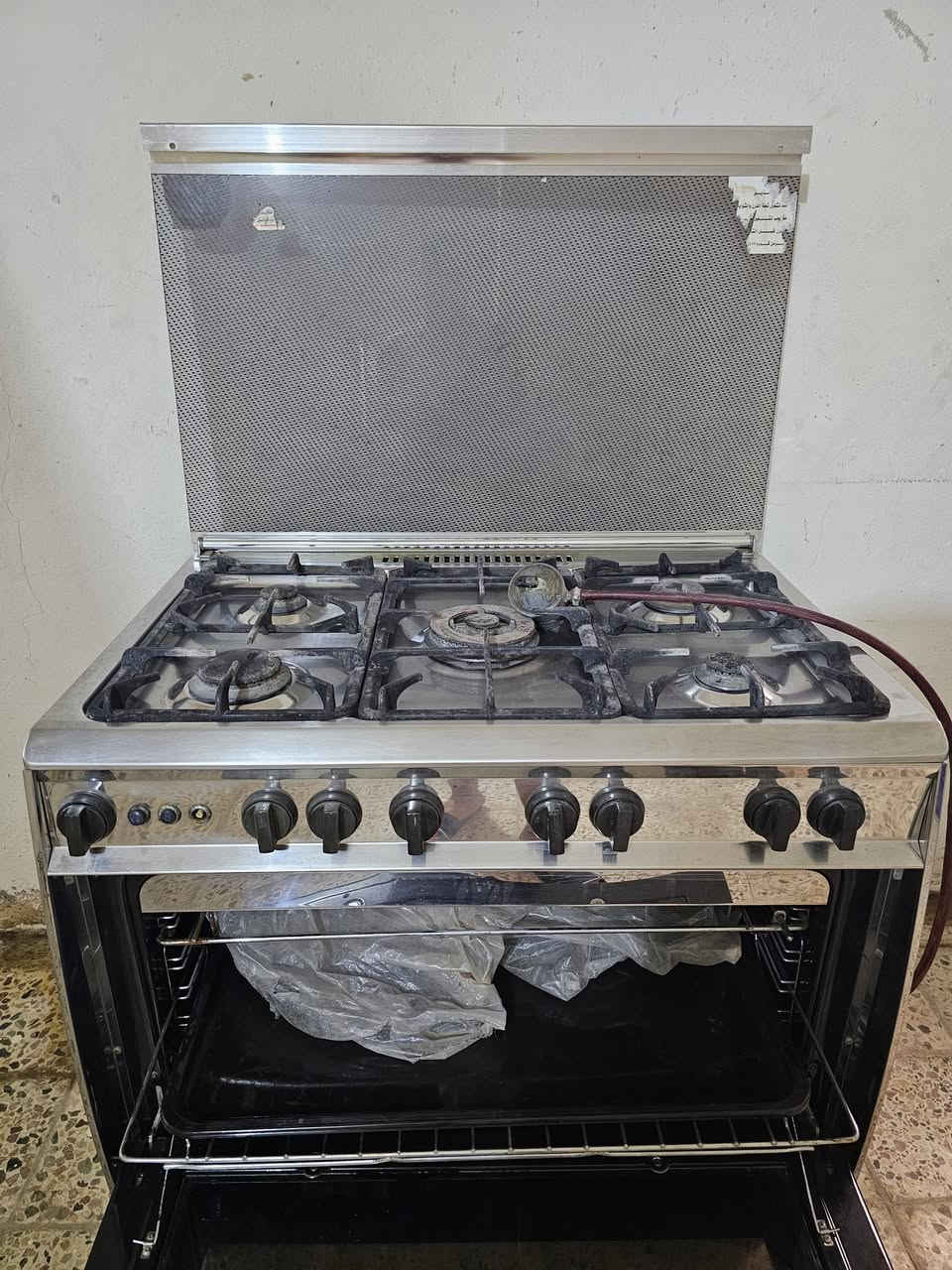 طباخ كريازي شرط نار زركه استخدام قليل سعر٢٤٠ وبي مجال اتصل وتدلل ***********
