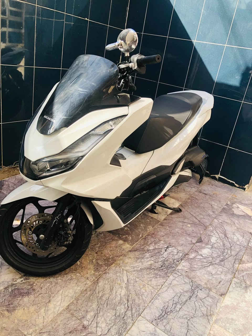 سلام عليكم
للبيع pcx الجيل الرابع 

وارد كوري 

ماشية 31 الف 
￼دراجة جديدة بمعنا الكلمة 

حساس زدحام 
ستان كهرباء ￼
مابيها اي نقص 

دراجة نازلة رمبة والمكاتبة موجودة

مكاني بغداد طالبية
***********
