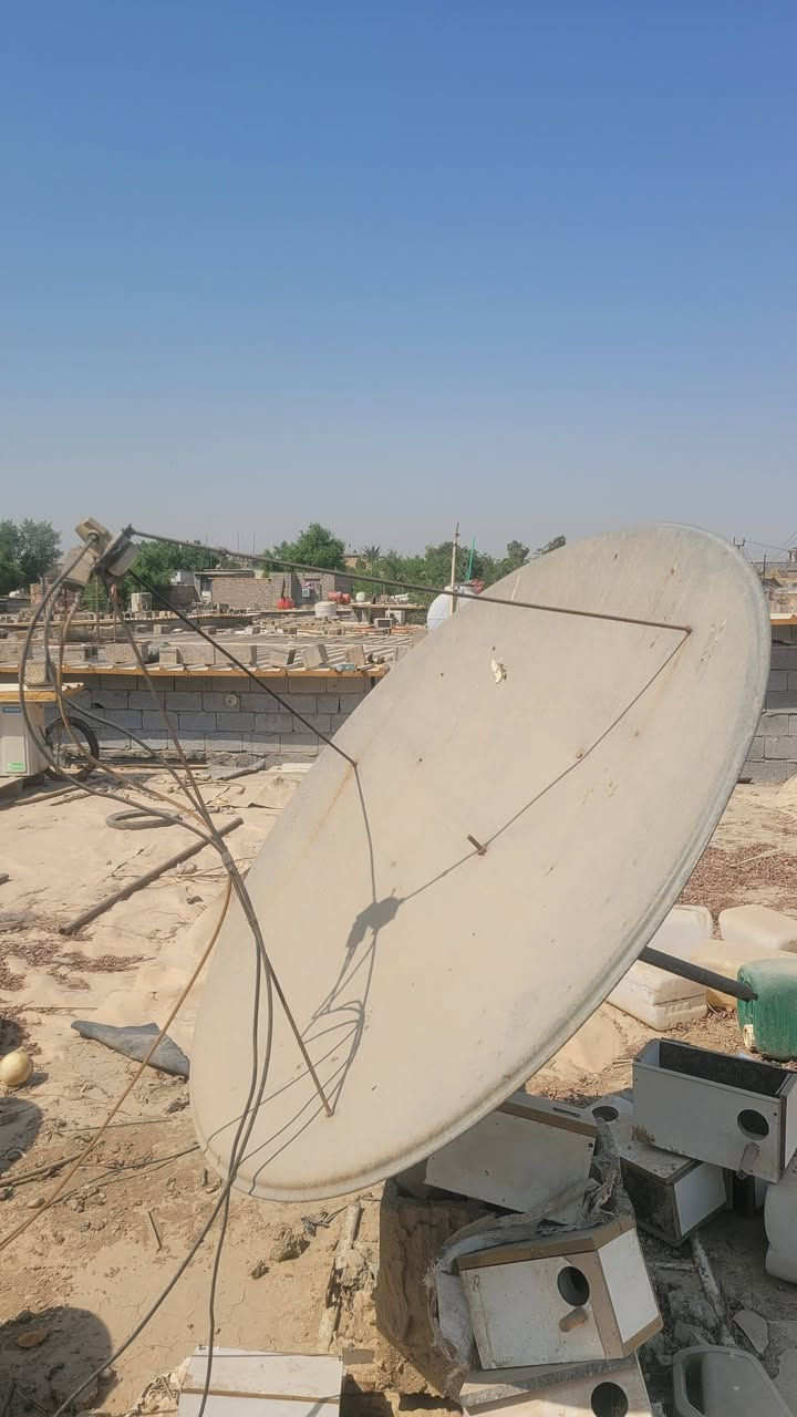 صحن ستلايت ابوالماطور حجم ١٦٥ كامل ملحقاته للبيع ٦٠ الف بغداد زعفرانيه شارع المعهد ***********
