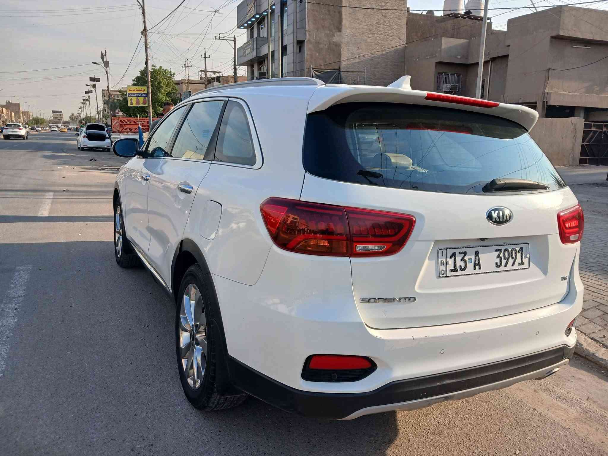 السلام عليكم
سورنتو 2020 خليجي 
رقم واسط انكليزي شرط التحويل 
مكينه كير كفاله 
صدر امامي خلفي جديد 
تبريد ٣ قطع منضومه جديده 
سياحي ٧ راكب 
صبغ جاملغ وباب خلفي بدون حادث اثر شخوط حافره 
سياره نضيفه جدا 
عنواني بغداد الدوره 
***********
