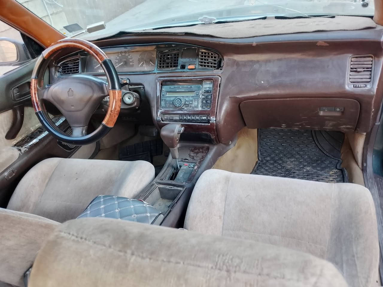 السلام عليكم للبيع بطه متصل موديل 93 
رقم صلاح الدين انگليزي سنويه لل 29 تحويل شرط سياره جاهزه مصبوغه عام جماليه بيها طخه بالصندوق مرجعه ع البارد بدون دواخل السعر 45 أو بيها مجال مكان السياره صلاح الدين بلد للاستفسار ***********
