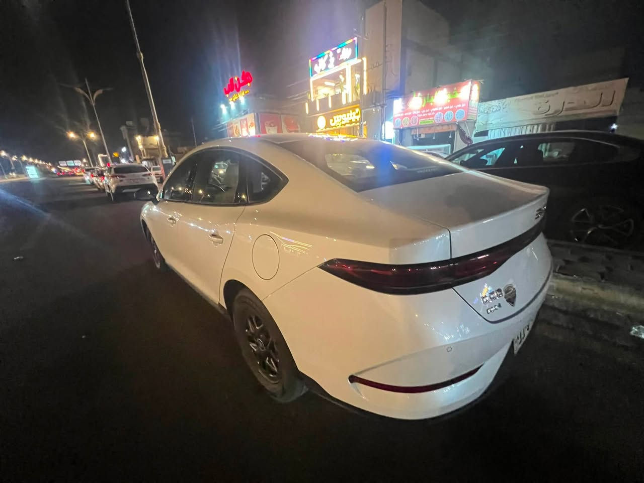 السلام عليكم للبيع كن بلص داخل ابيض ماشيه 13 كلي رقم بغداد تحويل مباشر عقد مروري السعر 19 بيها مجال بسيط 
للستفسار *********** واتساب او اتصال
