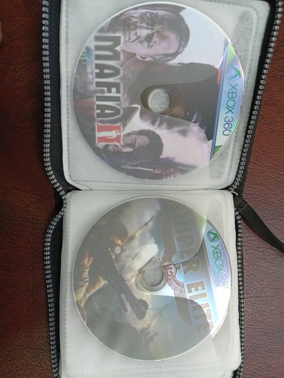 حافظة أقراص .
حافظة العاب XBOX 360 , ١٣ قرص + حافظة بالة السعر : ١٣،٠٠٠ دينار . 

حافظة العاب PC GAMES ، ٢٥ قرص + حافظة بالة السعر : ١٥،٠٠٠ دينار .

*********** .
