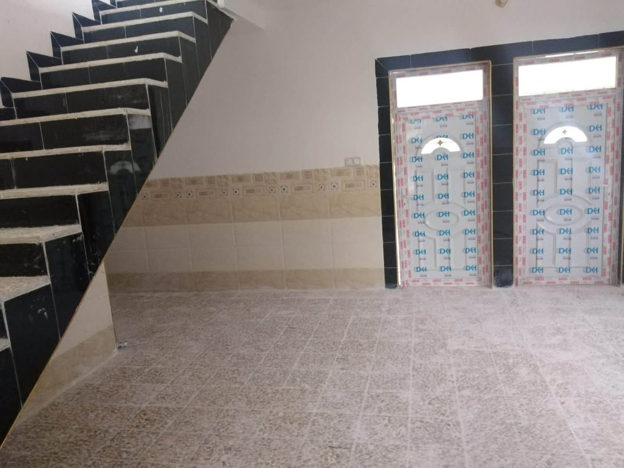 القوسيات • ٤٠٠م • واجهه ١١م