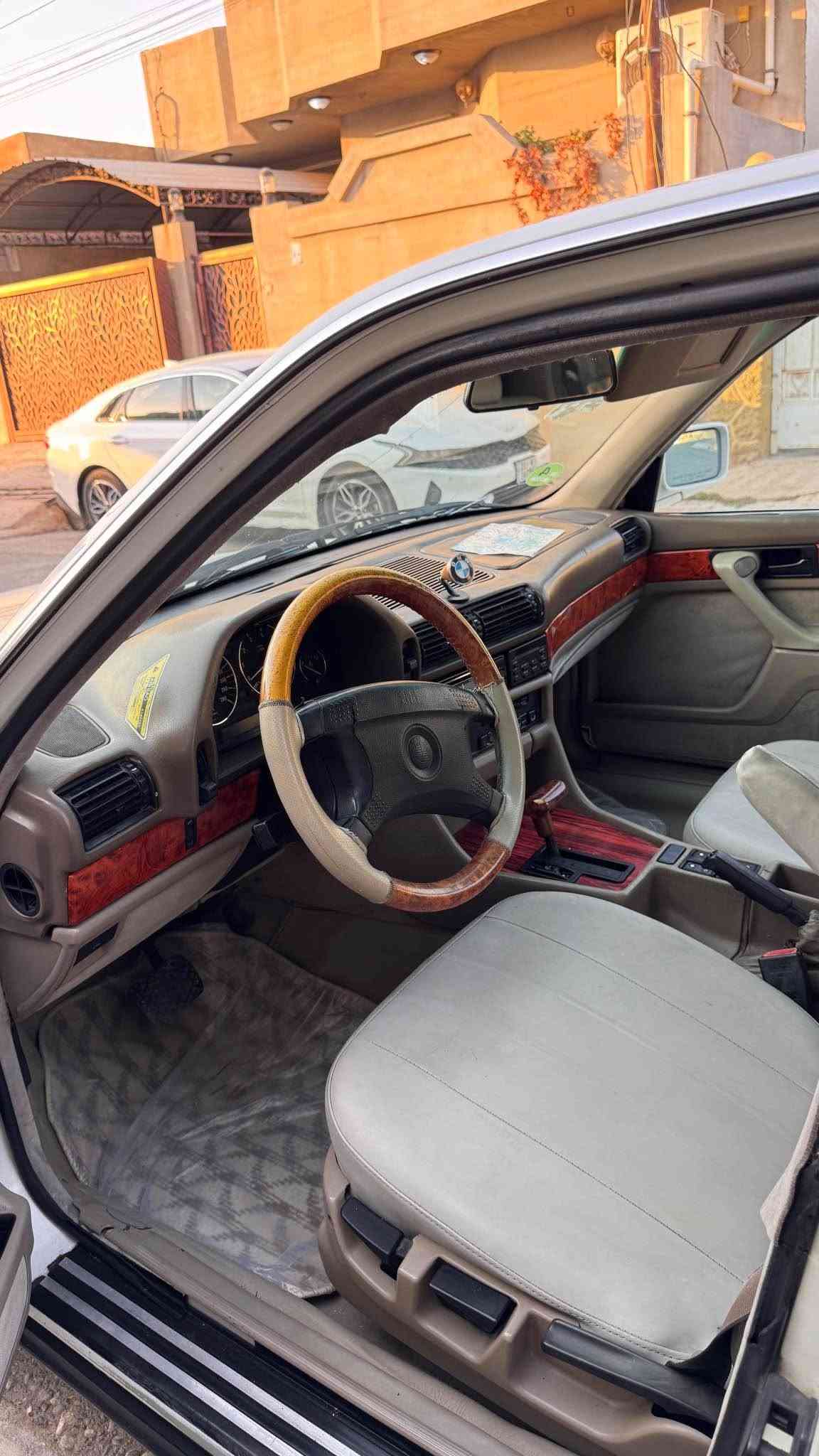 BMW 730 محرك فل بشرط كير تبريد بشرط صبغ جمالية بدون حادث سنوية جديدة بطاقة بانزين مكان سيارة كركوك للبيع او مراوس 
*********** كركوك, العراق
