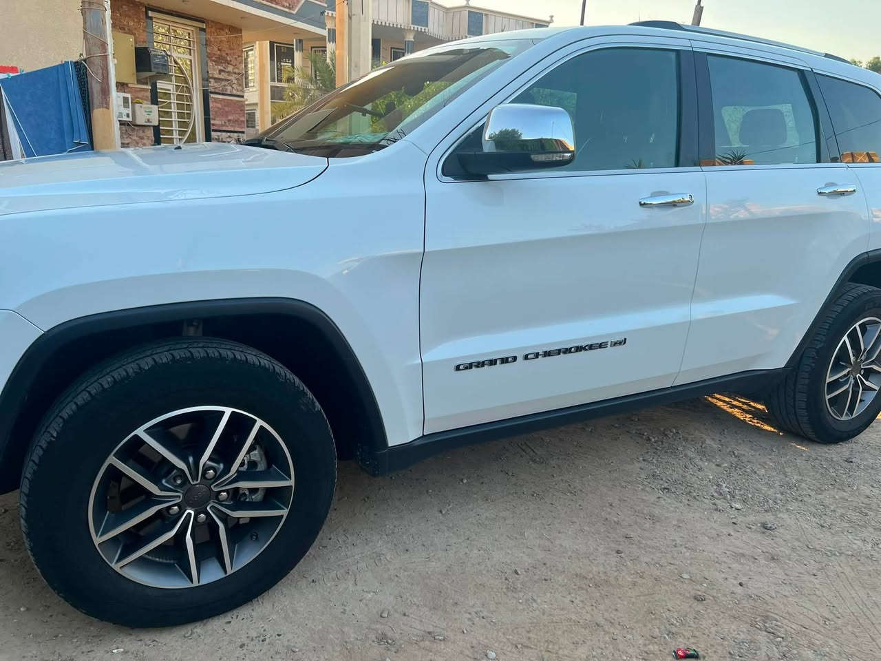للبيع جيب جراند شيروكي 2022 WK 🇺🇸
🔹 محرك 3.6 V6 Pentastar
🔹 4×4 دفع رباعي
🔹 قير أوتوماتيك 8 سرعات
🔹 قوة 293 حصان
🔹 لون أبيض لؤلؤي 🤍
🔹حادث السياره موضح بالصور
🔹 السيارة نظيفة جداً وحالتها ممتازة
🔹 استخدام شخصي
🔹 جاهزة للفحص من قبل المشتري

رقم الهاتف
***********
