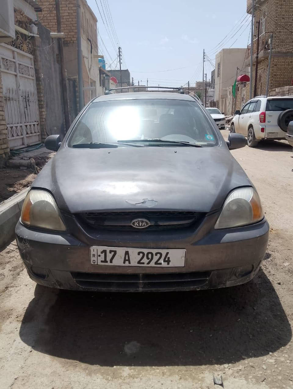 السلام عليكم سياره للبيع كيا ريو موديل 2005 باسمي 42 وبيها مجال اتصال على رقم ***********
