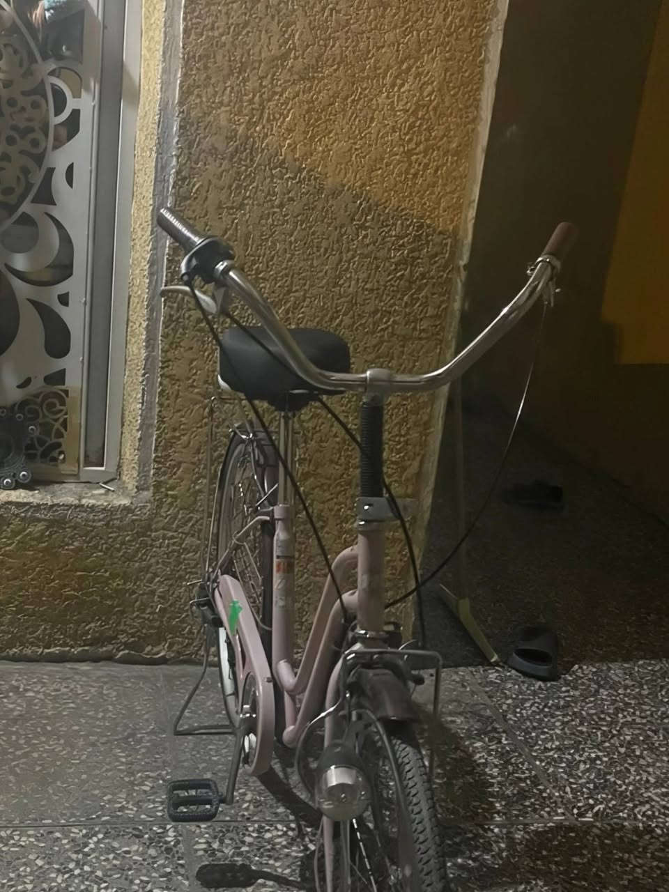 للبيع بايسكل ياباني ابو العكرب بايسكل نضيف مستعمل قليل السعر 100 الف رقَم الهاتف ***********
