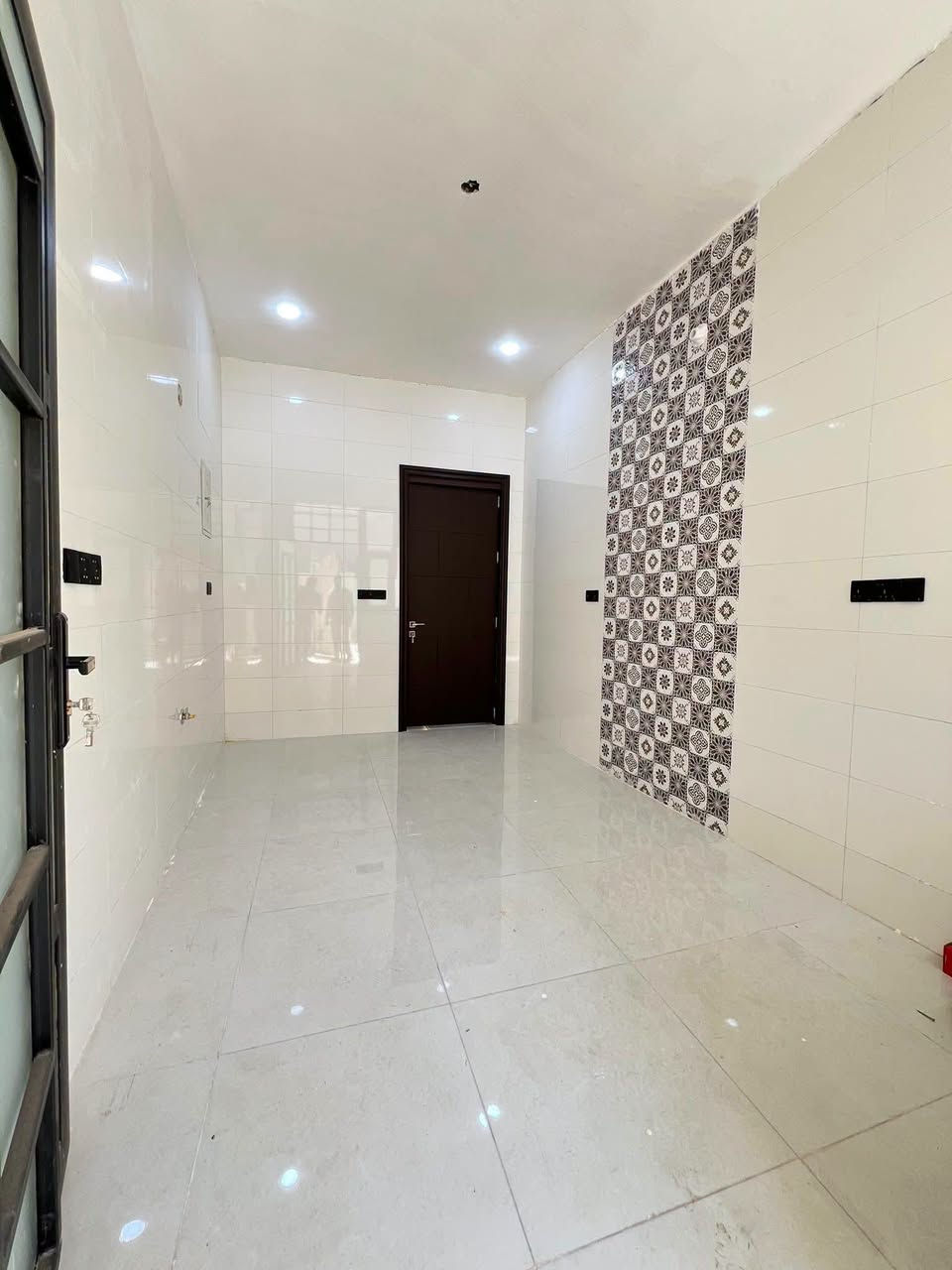 🏠دار للبيـــــــــــع

فـٓـــي حــــــي الطيـــــارة بدايـــــــة شــــــارع 25 فرعـــــــي
_________________
المساحــــــة // 118.5م #طابـــــو #زراعـــــــي #صــــــرف
الواجهـــــــــة // 6.75م
النـــــــــــــــزال // 17.5م
_________________

🧱🏗️ #الطابــــــــــــــق #الأرضـــــــــــــي
غرفــــــــــة وصالـــــــــة وهـــــــــول ومطبـــــــــخ ومجمــــــــــــع صحيــــــــــات وطارمـــــــــــة وصحيـــــــــات خارجيــــــــــة  ...
🧱🏗️ #الطابــــــــــــــق #الثانــــــــــــــــي
غرفتيـــــــــن وهــــــــــول ومجـمــــــــع صحيـــــــــات ...
_________________
____________💲
للأستفســـــــار عــــــن السعــــــــر يرجـــــــىٰ تـــــــرگ تعليـــــق (السعــــــــر) #وسيتــــــم #الـــــرد #خــــاص
____________💲
_________________
#مكتـــــــــب
          🧱🏗️  مكتب الخارطه العقاريه  🧱🏗️
#الكائـــــــــن
   في حي الطياره مجاور المدرس حسين طياره

         *********** علي الزبيدي 
_____________________________________________
