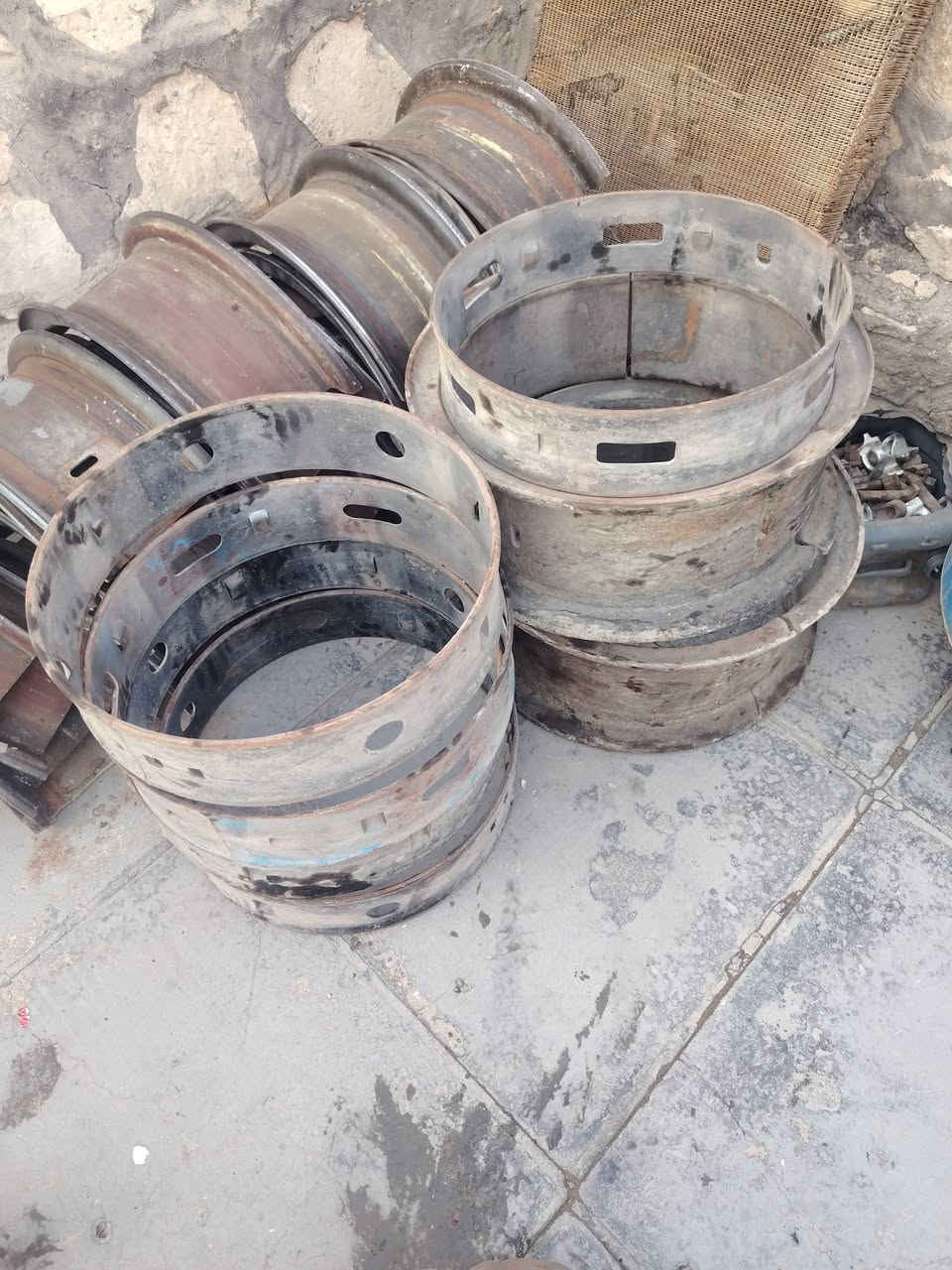 البيع براميخ 16 عدد 8 اوياله عدد 16 طوق عدد 8 ستداد ولقمهن كامالت البيع ***********
