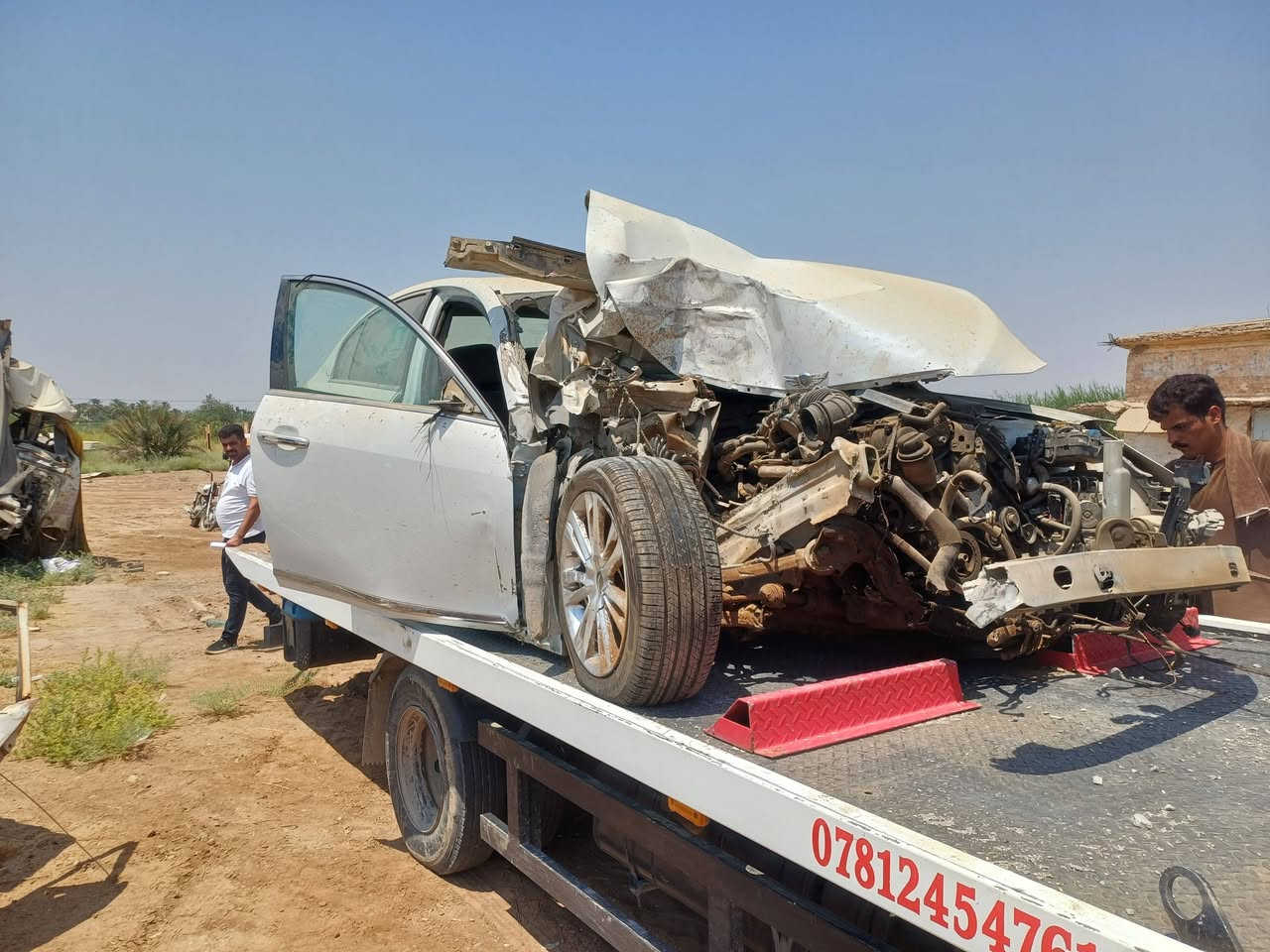 السلام عليكم اخوان
للبيع هونداي جنسزز موديل ٢٠١٣ خليجي حادثها مبين بالصور رايدها ب٦٠ وبيها مجال رقمها اربيل مكان السيارة ابو غريب
رقم التلفون ***********
