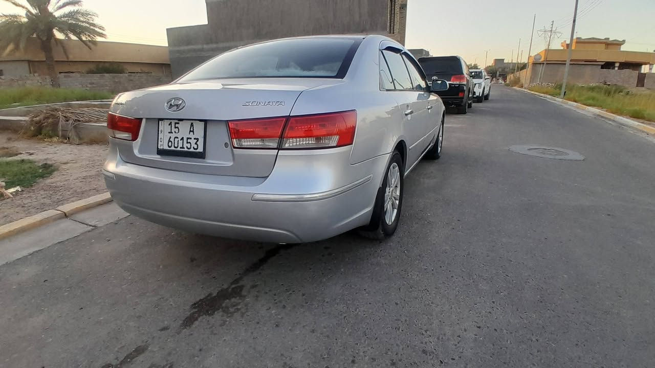 للبيع سوناتا 2010خليجي بيه قطعتين صبغ بدون دواخل گير محرك مكفولات تبريد ثلج مكان الانبار اگرمه السعر 105وبيه مجال ***********//***********
