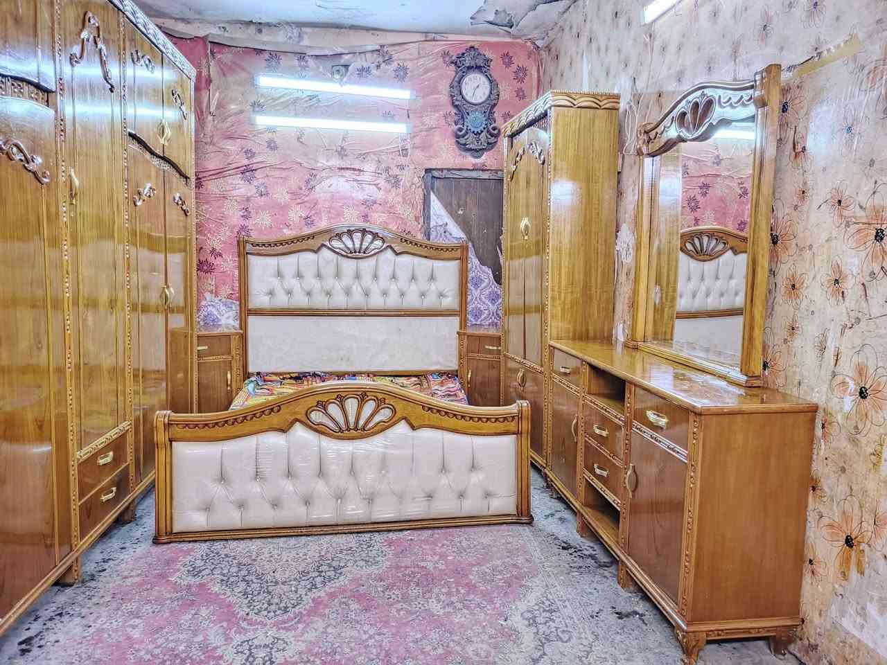 غرفه اخشاب خمس ابواب ملحق للبيع ***********السعر 750صاج داخل وخارج الضهر جرجوبه الزاويه كنتوريه موديل حديث موديل زان العنوان بغداد وكو توصيل متواجد وتساب

