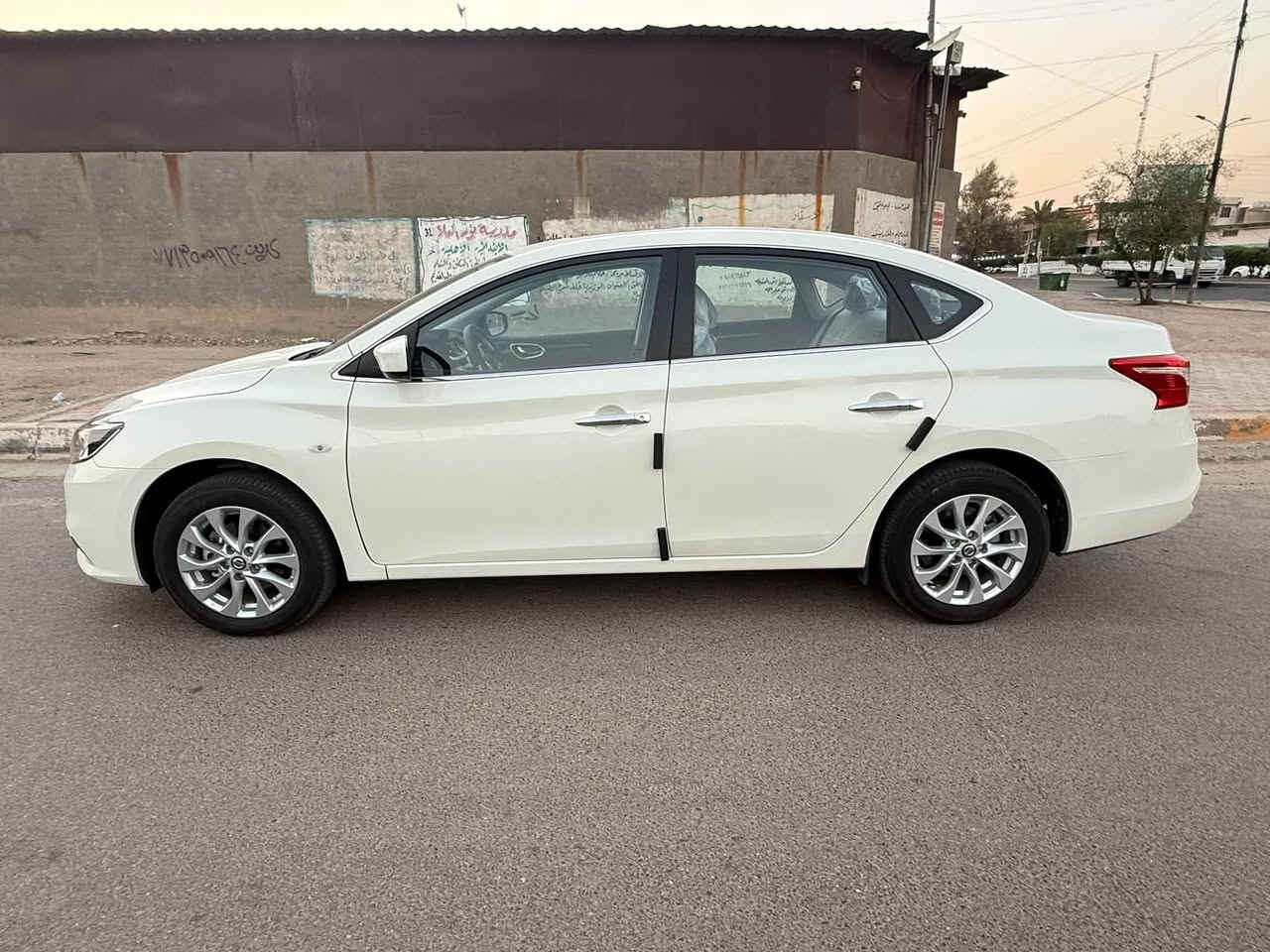 السلام عليكم سنترا 
فول موديل 25 زيرو 300 كيلو 
كفاله عامه مغلفه كشنات 
ارضيه 
***********
