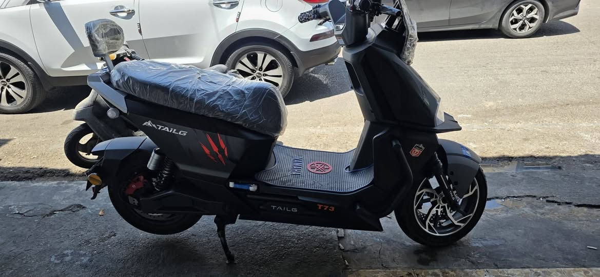 ماطور شحن (دراجة كهربائية) تايلنج سبورت (Tailg Sport) هو دراجة كهربائية متطورة وعملية للتنقل داخل المدن، يتميز بملف قوي بقوة تصل إلى 2000 واط، و6 بطاريات بحجم كبير سعة 36-38 أمبير (72 فولت)، ومدى قيادة وسرعة ممتازة تصل إلى نحو 90 كم/ساعة للشحنة الواحدة
العنوان. موصل جانب الايمن 
السعر. مليون 325 بي مجال للشراي
ما تشتري لا تخبر
‏‪***********‬‏
