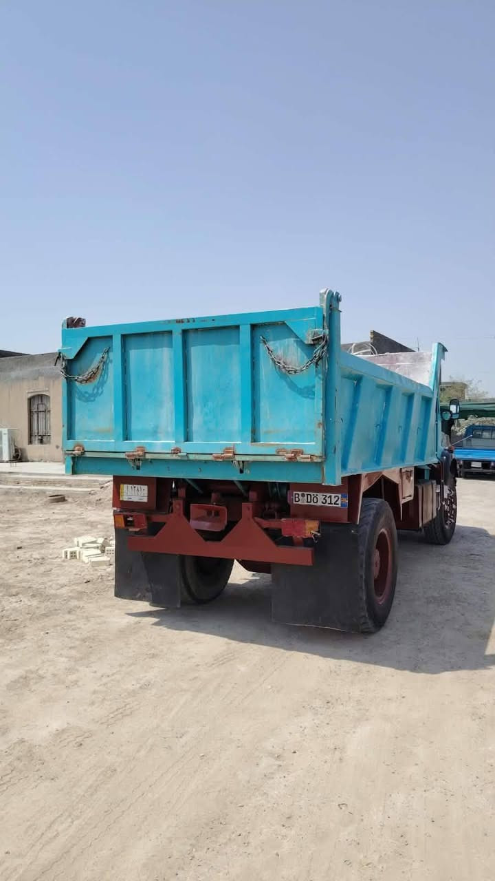 سلام عليكم تك موديل ٨٠ شاصي بلادي مكفول من صبغ والفطر مكينه جديده كير جديد ٢٥ اكسن ١٨ تحويل مباشر سياره هي، من الله العنوان فلوجه الكرمه للاستفسار ***********
