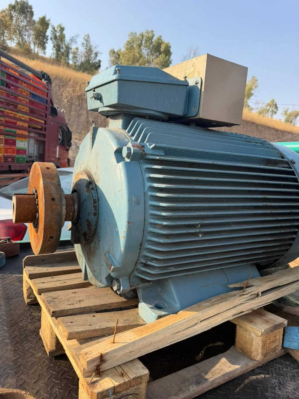 السلام عليكم توفر ماطورين...

315kw 1500rpm
200kw 1500rpm
نظافة 100‎%‎ يوجد توصيل جميع المحافظات
للتواصل واتساب او على الرقم
***********

