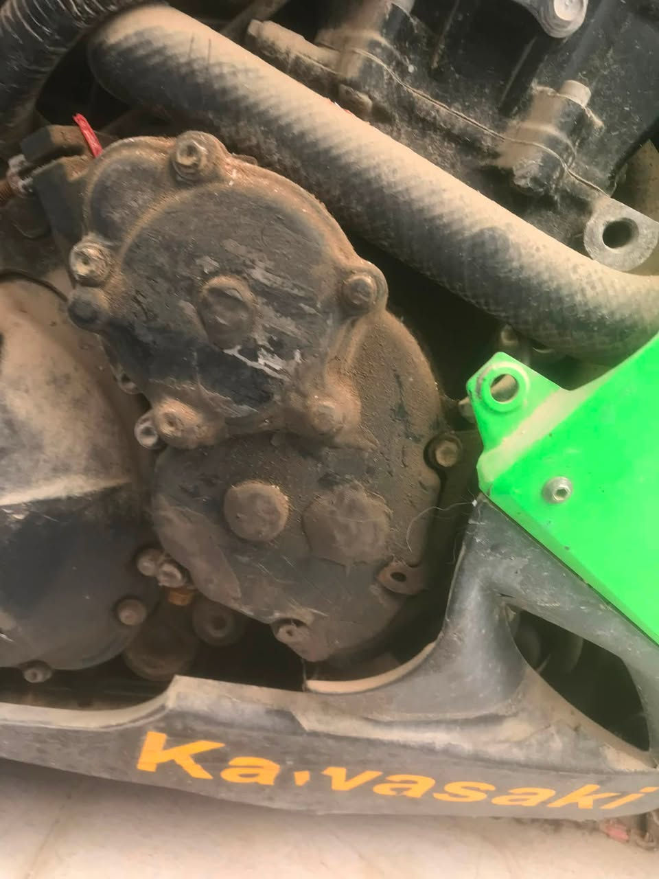 للبيع كاوساكي zx10r  موديل ٢٠٠٩ دراجه واكفه مكينه مامفتوحه نقصها عقل وعينه وأقراص دراجه صورها من جانت تشتغل موجوده مكاني بصره وأراقها موحوده مال دخوليه ولكمرك سعرها ٢٠ قفل  شراي هذه رقمي ويدلل ***********
