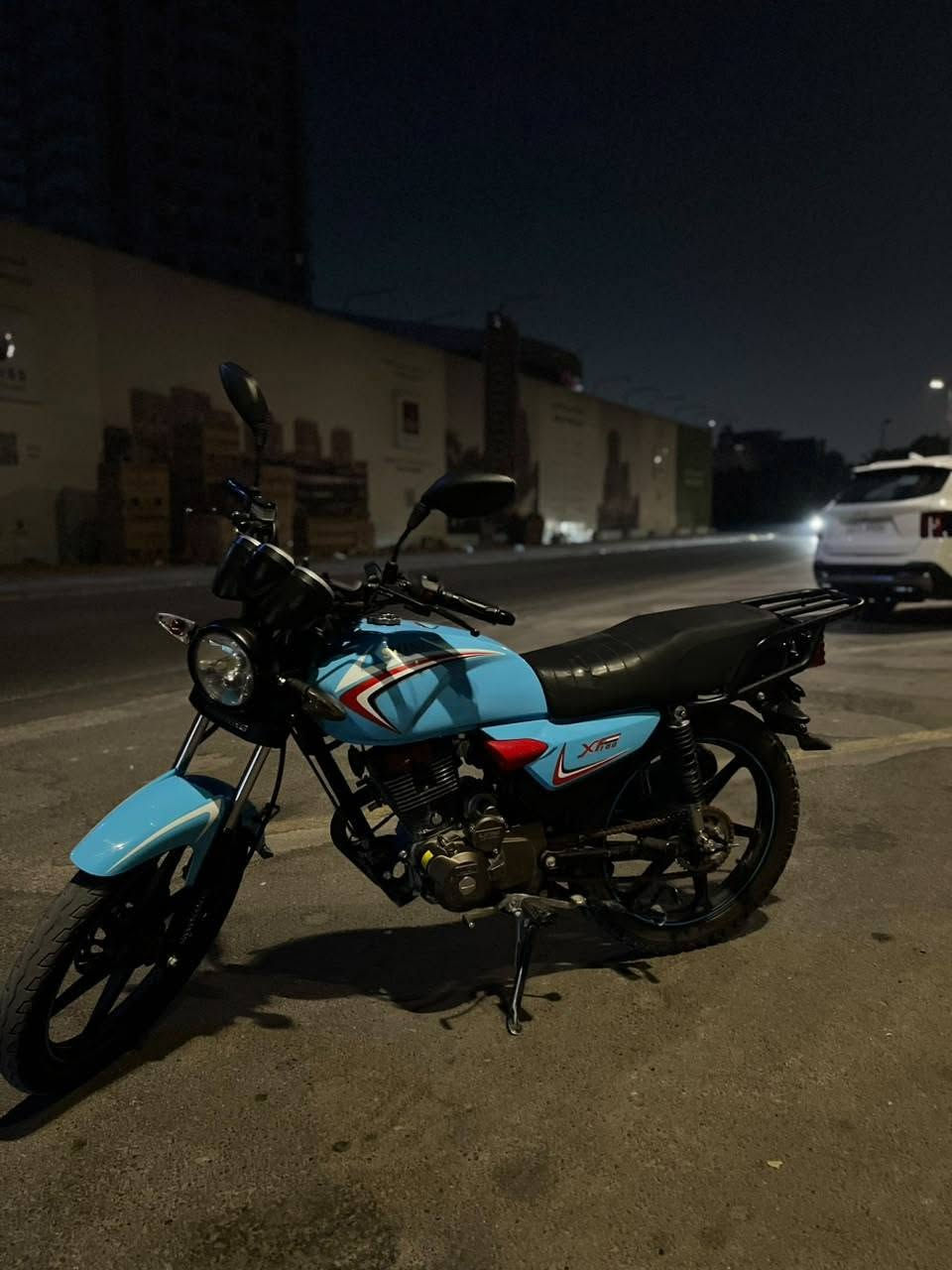 شاينينغ 150cc موديل 25 صارلها 6 اشهر نازله للشارع مكفوله مكينه وكهربائيات سعر 850الف وبيها مجال بسيط للاستفسار ***********
