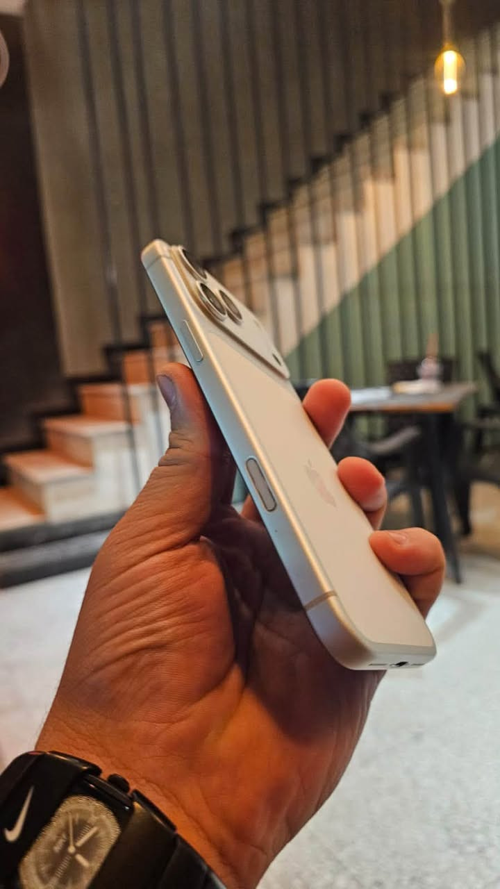 آيفون ١٧ برو ماكس • ٢٥٦ • بطاريه ١٠٠