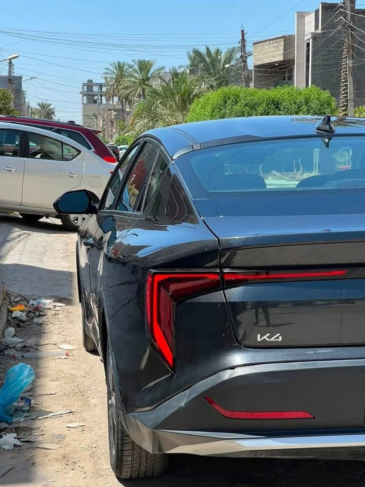 السلام عليكم للبيع او المراوس 

كي فور 2025 K4  موصفات Ex 

محرك 2000 دوش 
ماشيه 11000 ميل سياره اخت الزيرو
بصمة 
بصمة ابواب 
تشغيل عن بعد 
جنطه فتح تلقائي عند الاقتراب 
شاشه حجم كبير متصله
رادرات 
لد امامي خلفي 
منافذ شحن خلفية 
مودات قيادة متعدده 
نقطه عمياء جانبيه 
عدسات زنون عدد 3
سايد بريك اوتو 
اوتو هولد 
فول تحكم ستيرن 
فول قياده ذاتيه 
مانع تصادم
كامره خلفيه دقه hd

بدون دواخل 
بنيد مبدل نفس اللون + نص باب السائق صبغ فقط 

عنوان : بغداد العامرية
سعر 165 وبيها مجال 
للاستفسار: ***********
