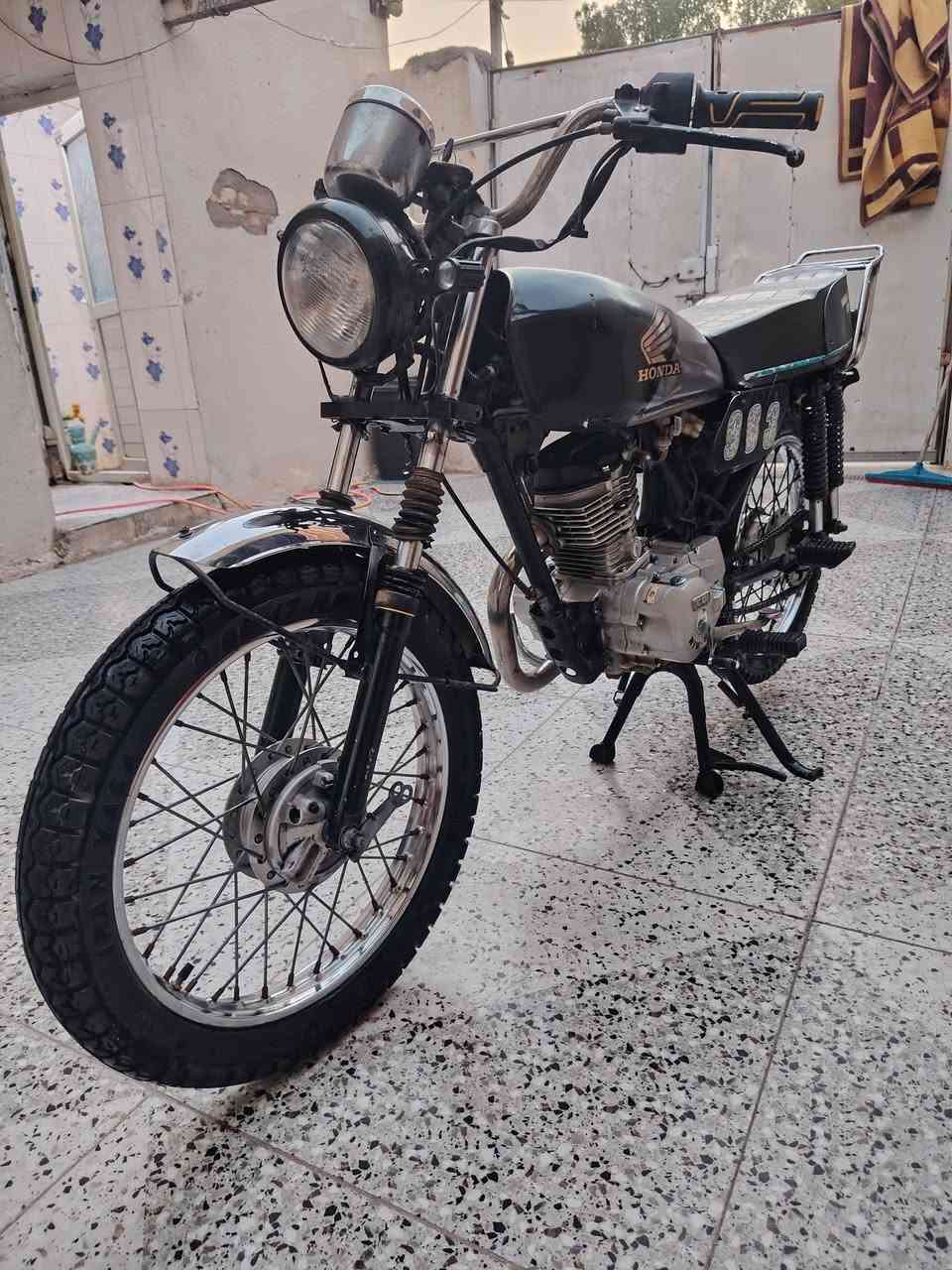 دراجه نامه ام Z موديل 22 وراق كامله بسمي سعرها ب500 وبيها مجال  مكاني المجر الكبير
***********
