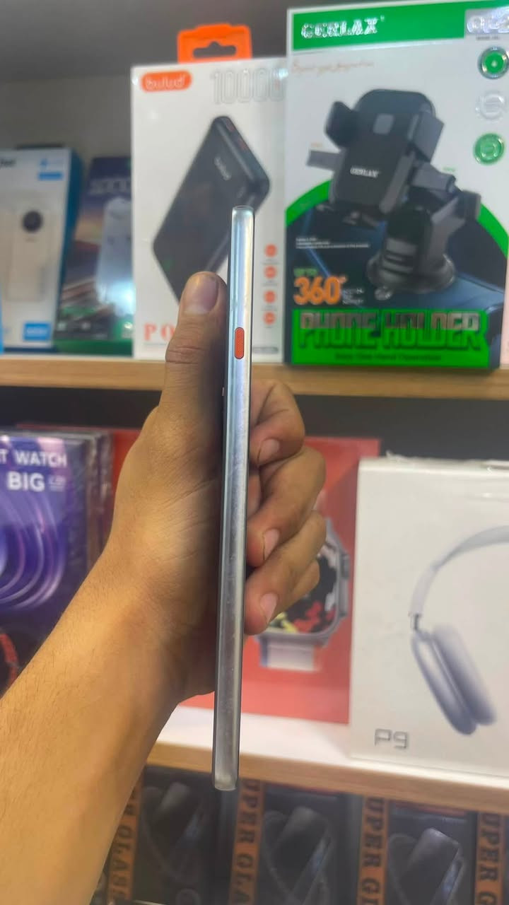 اسلام عليكم

تكنو كومون 40

ذاكره 256✅🔥

بطاريه 5600✅🔥

جهاز نضيف حيل 90%

بدون ملحقات 

عنوان كربلاء حي الوفاء
زيوني فون
*********** 
واتساب متواجد

