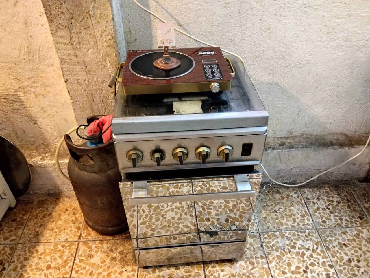غراض مستعمله للبيع كلمن وسعره المكان باب المعضم ***********
