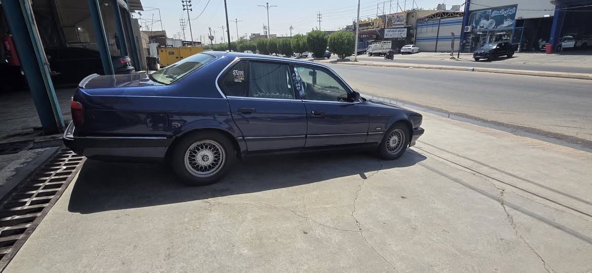 بي ام 730
بي ام 730
 اصل V8 
موديل 1993
كير ومحرك كفاله سياره فول فتحه كشانه دبل كهرباء 
تخم تاير صدر جديد رقم انبار تحول ثاني يوم 
سياره بدون ضربه صبق جماليه لون مميز 
بيه نواقص بصيطه لدعدات مال لسرعه واكفه 
وتبريد عاطل بس ذني بيهن نواقص ولباقي جاهز 
العنوان فلوجه شارع العام ***********
السعر 48 وبيه مجال
