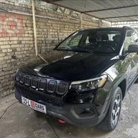 اخواني  جيب كومباس ترايل هوك 2022 4سلندر 2400 ماشيه 105 km وقابله للزي...