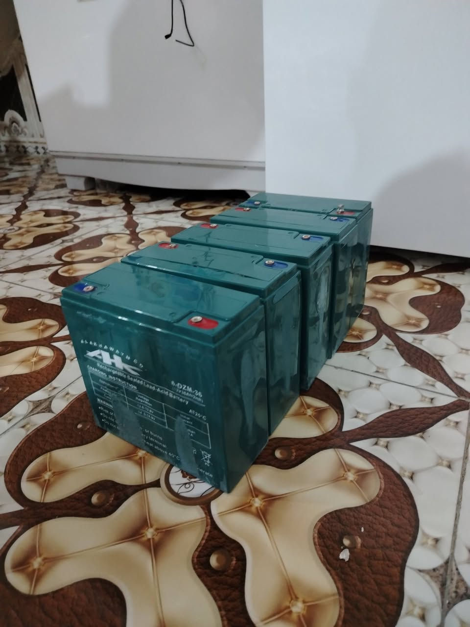 بطاريات بيهن خيط تضيلعه بطاريات ع فحص فول 36امبير لسعر 85وبيهن مجال ***********وتساب
