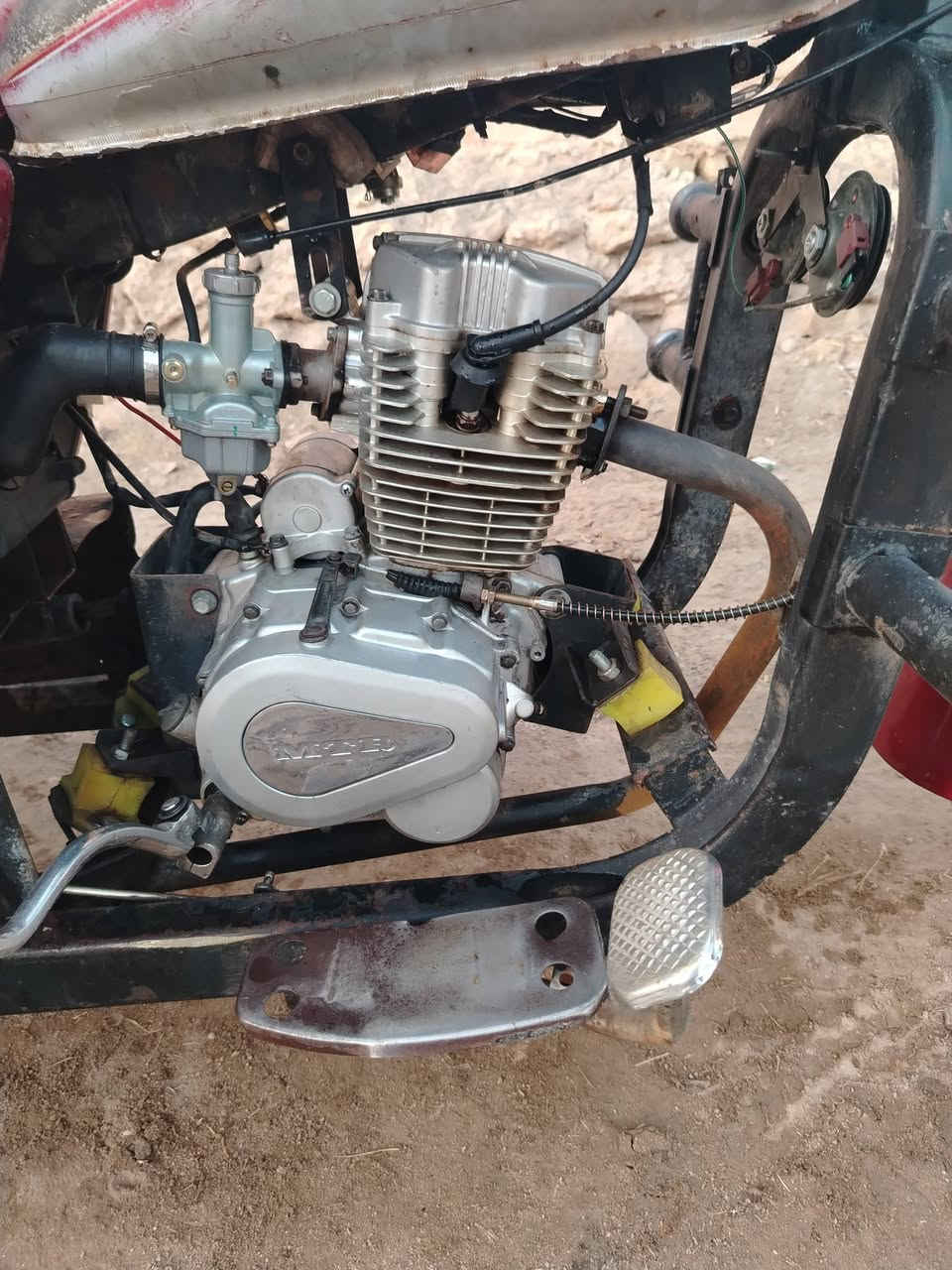 سلام عليكم  ستوته للبيع مديل 10رقم ابيض راعي موجود دراجه جاهزه ونضيفه سعر مليون و300 وبيه مجال مكان نجف ***********
