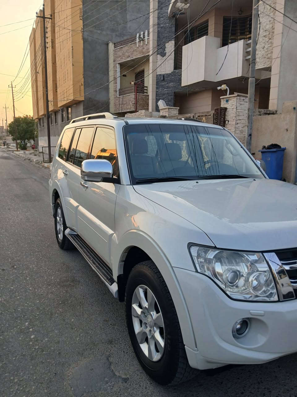 السلام عليكم باجيرو موديل 2014 حبتور محرك 6سلندر 3500 كير محرك على وضع الشركة سياره مكفوله ماشيه ٩١حقيقي فتحة كشنات جلد حاكيه زراك لايت كشنات كهرباء شاشه حجم كبير كامره ٧راكب ٣قطع تبريد مري شفط دفع رباعي ٥ويل كب ثلاجه بالجكمجه حساس خلفي لايت زنون اصلي تخم تاير جديد دمام خلفي صدر خلفي امامي جديد رقم بغداد بسمي الجديد سياره كلش جديد السعر ١٦٧ اوبيها مجال ***********
