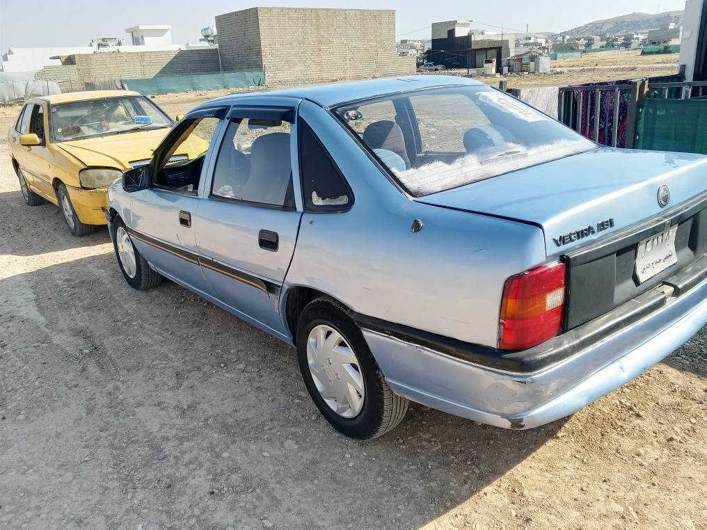 سڵام علیکم.ئۆپڵ ڤکترا1993مەکینە18گێڕ عادی زۆرخاوێنە..لێدراوو دەعمی نیە..سەنەوی لەگەڵە.کۆدیش کراوە.نرخی 19گڵا.شوێن چمچماڵ
***********
*********** شمشمل, السليمانية
