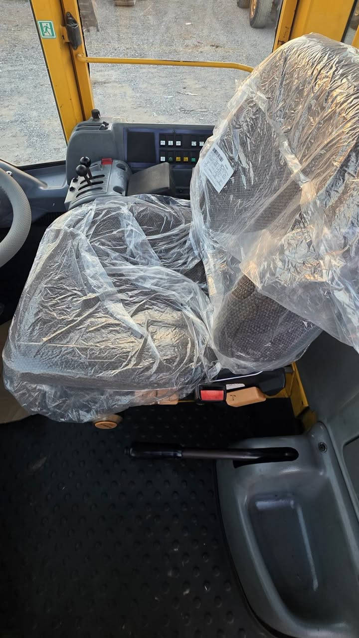 للبيع - بۆ فرۆشتن دخول جدید
———————
شوفل :  VOLVO
حجم : L90D
—————————
بۆ زانیاری زیاتر پەیوەندی بکەن بەم ژمارە تەلەفۆنە 

***********
***********
