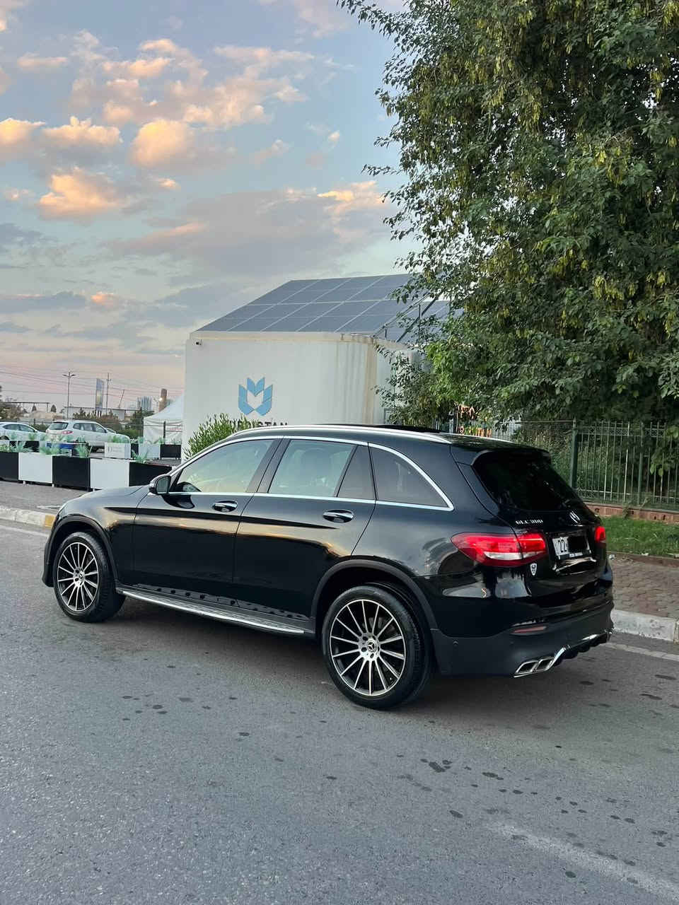 سلام عليكم
Mercedes Benz GLC 2017 
فول مواصفات سيارة 
بدون ضرر سيارة داخل كلين 
٢ مكان صغير pdr 
سيارة جديد مابي ربع دينار مصرف 
كير محرك كل كفالة 
سعر ٢١٣ ورقة مجال 
مكان اربيل 
واتساب ***********
