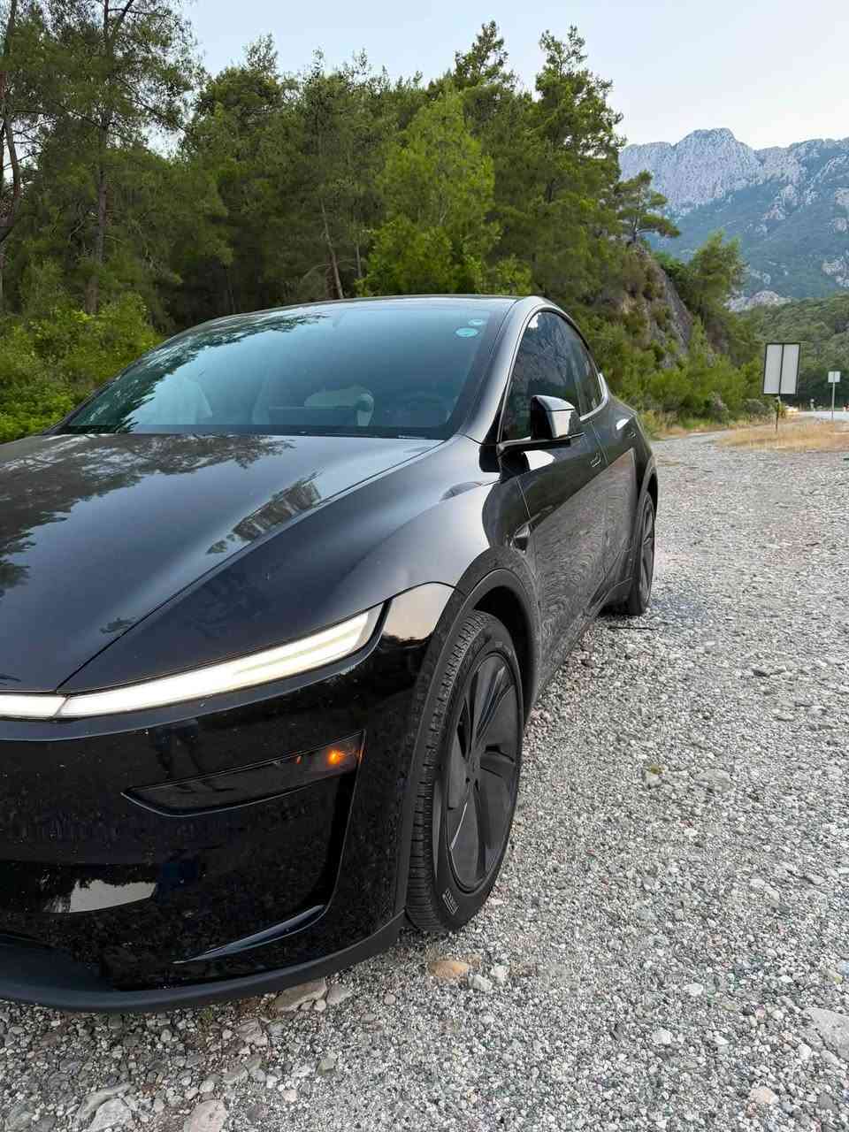 Tesla Model Y موديل 2026
 Long Range AWD 
معروفه المواصفات الدبل سياره كلشي بلادي حته الجام فقط دعاميه تبديل سعر 380$

7SAYGDEE8TA456442

مكان السياره اربيل ***********
صورة الحادث موجوده
